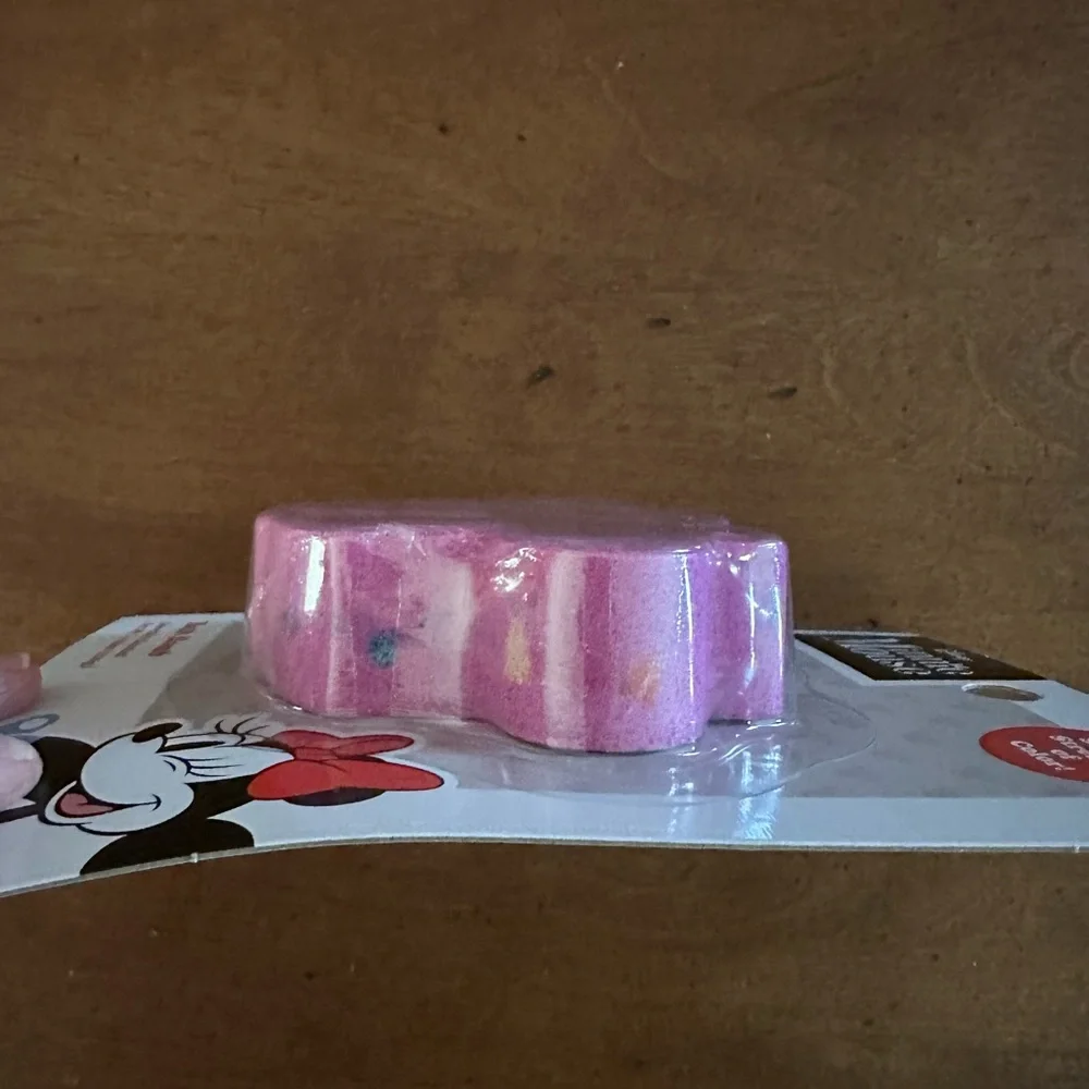🌵 3/$15 Disney Minnie Mouse Pink bath bomb see description